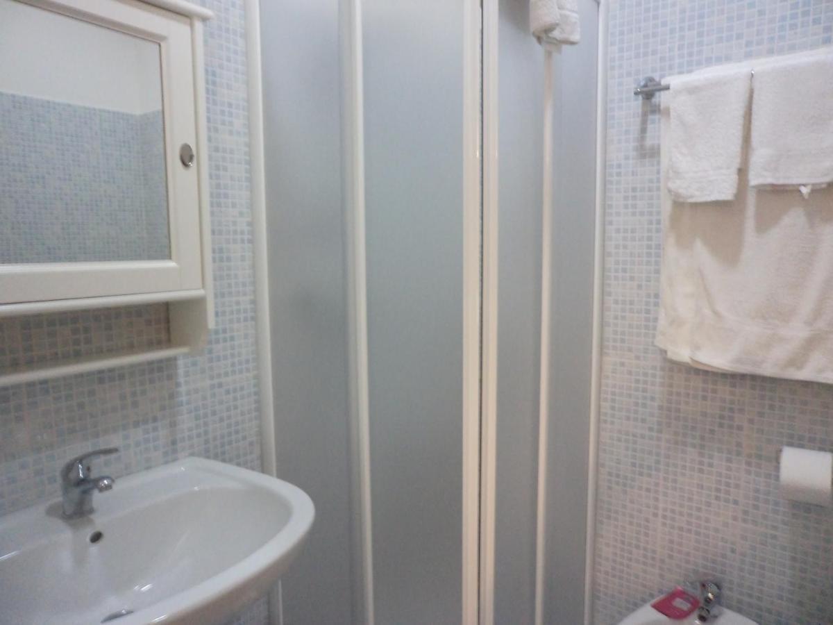 B&B Dimora Di Traiano Terracina Buitenkant foto