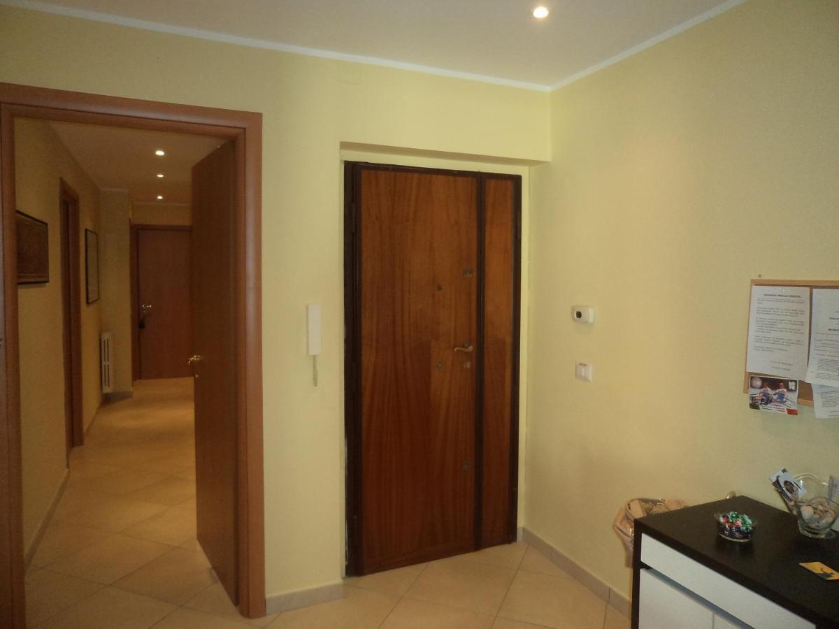 B&B Dimora Di Traiano Terracina Buitenkant foto