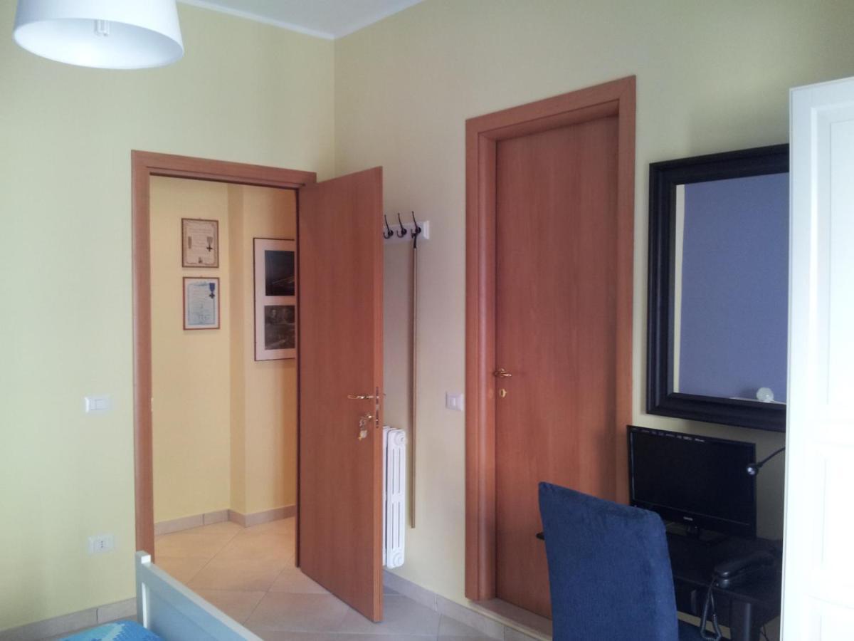 B&B Dimora Di Traiano Terracina Buitenkant foto
